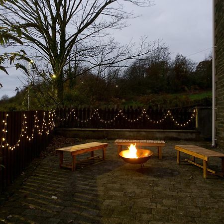 Snowdonia Luxury Flat Foosball Fire Pit Bbq Outdoor Dining Apartment Tremadog Exterior photo